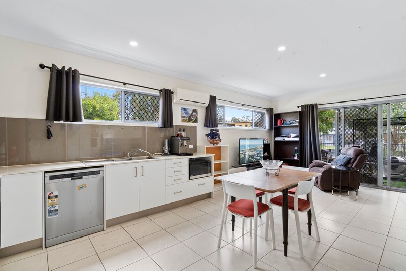 Photo - 1/38 Pittwin Road, Capalaba QLD 4157 - Image 6