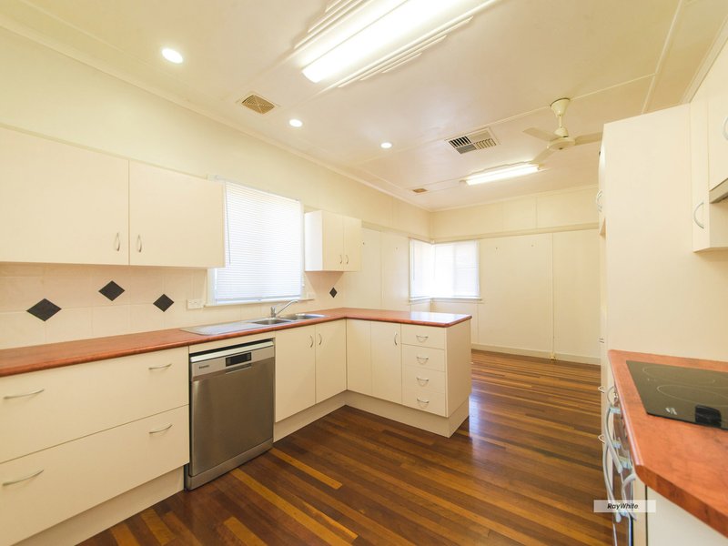 Photo - 138 Rodboro Street, Berserker QLD 4701 - Image 4