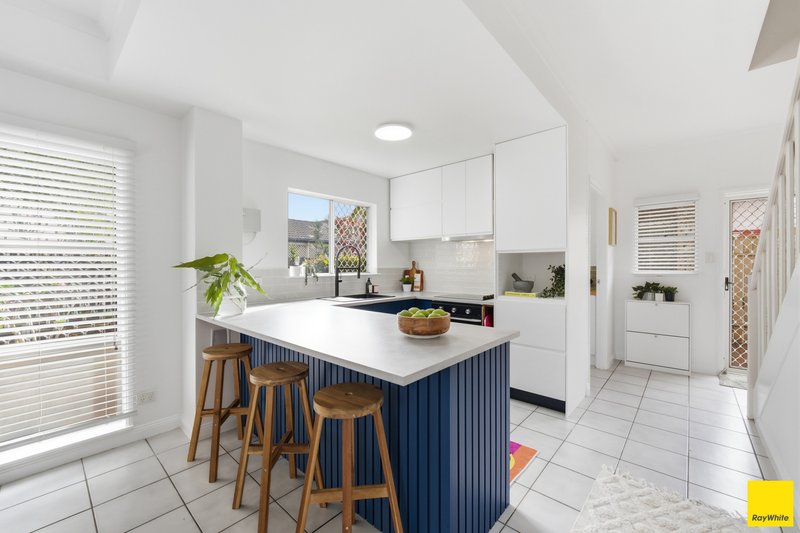 Photo - 1/38 Springfield Crescent, Manoora QLD 4870 - Image 2