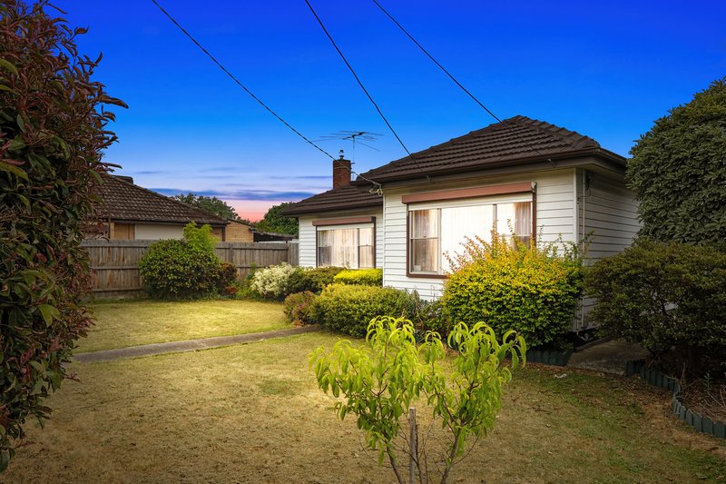 Photo - 138 The Boulevard, Thomastown VIC 3074 - Image 3