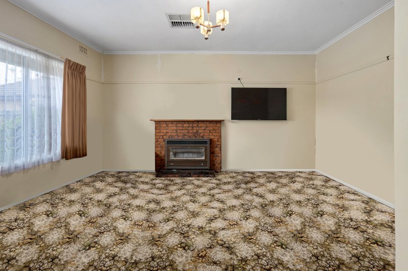 Photo - 138 The Boulevard, Thomastown VIC 3074 - Image 5