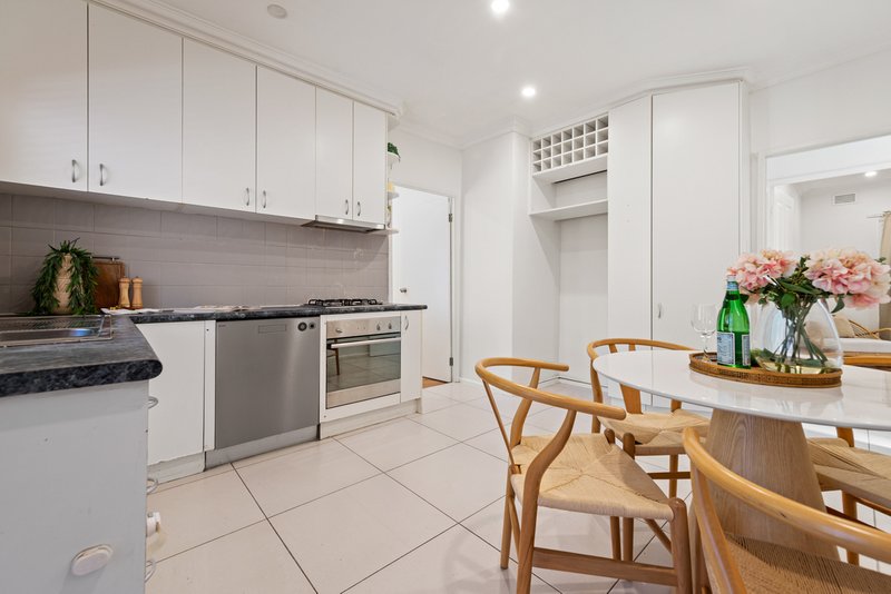 Photo - 1/381 Blackburn Road, Burwood East VIC 3151 - Image 4