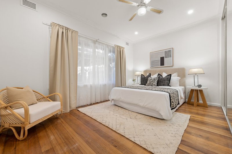 Photo - 1/381 Blackburn Road, Burwood East VIC 3151 - Image 5