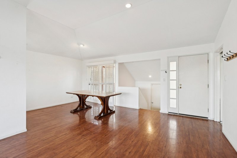 Photo - 13/82 Russell Terrace, Indooroopilly QLD 4068 - Image 4