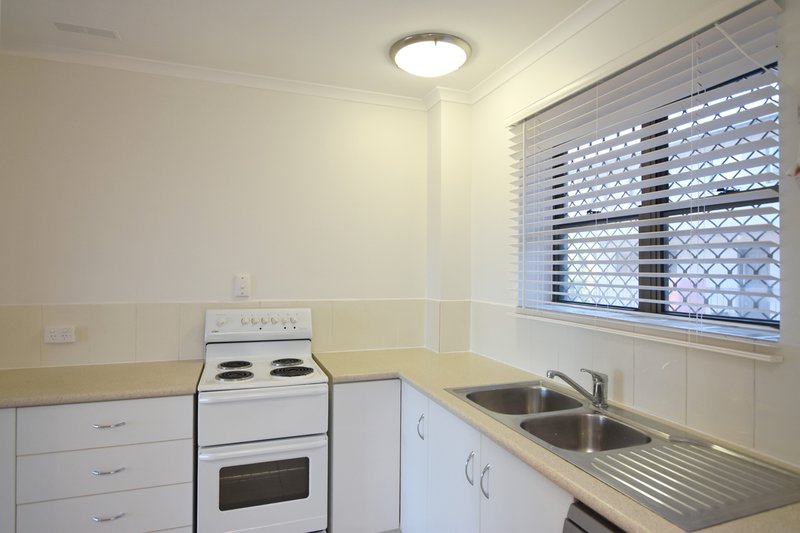 Photo - 13/83-85 Auckland Street, Gladstone Central QLD 4680 - Image 3