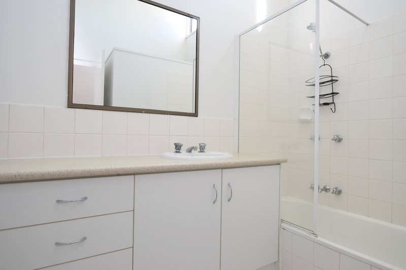 Photo - 13/83-85 Auckland Street, Gladstone Central QLD 4680 - Image 12