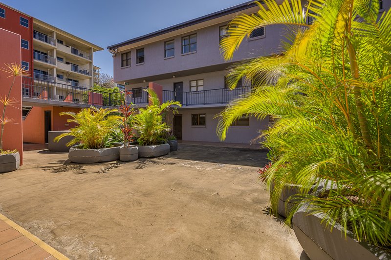Photo - 13/83-85 Auckland Street, Gladstone Central QLD 4680 - Image 11