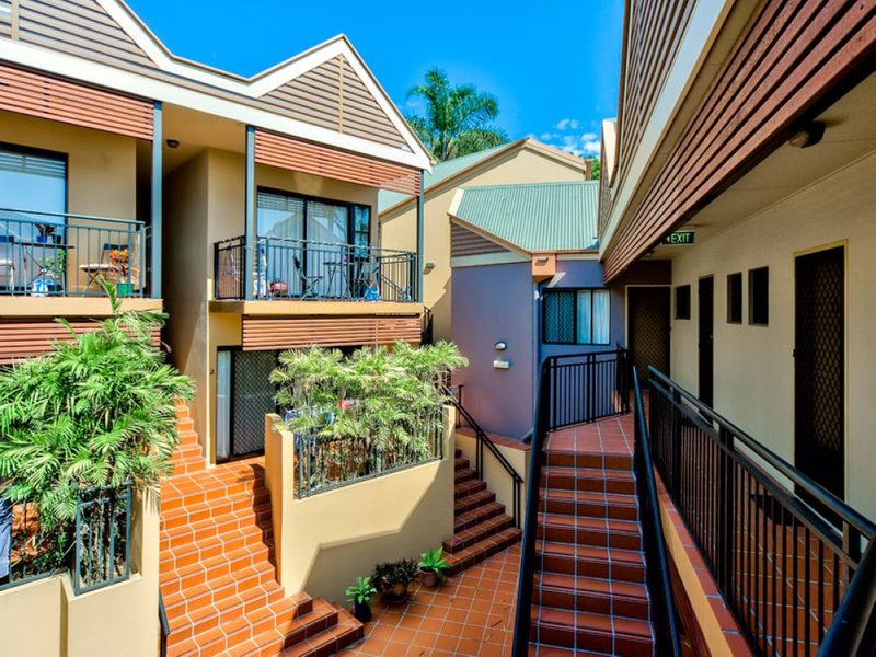 Photo - 13/84 Lytton Road, East Brisbane QLD 4169 - Image 2