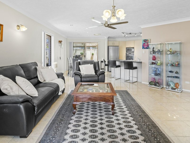 Photo - 13/88 Cotlew Street East , Southport QLD 4215 - Image 13