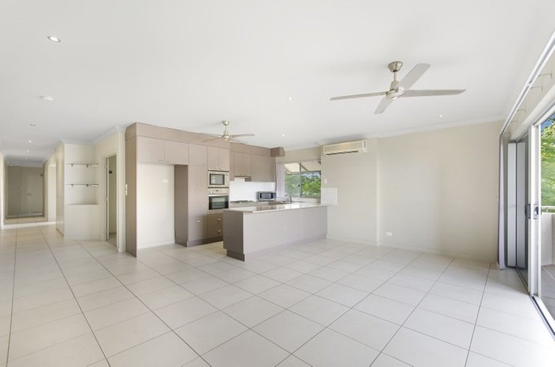 Photo - 13/88 Mitchell Street, North Ward QLD 4810 - Image 2