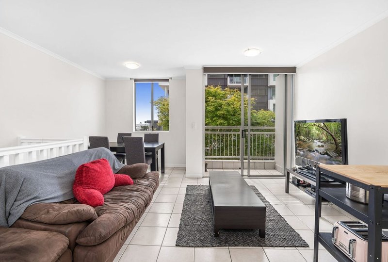 Photo - 13/89 Bay Terrace, Wynnum QLD 4178 - Image 3