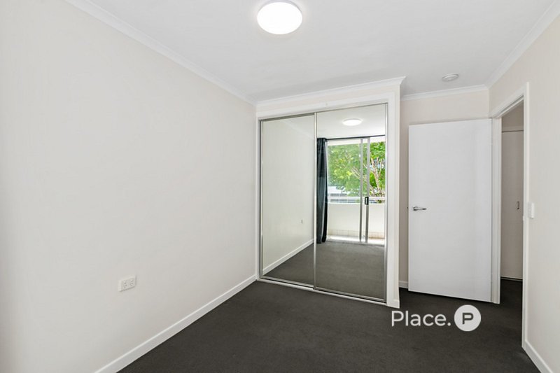 Photo - 13/89A Bay Terrace, Wynnum QLD 4178 - Image 9