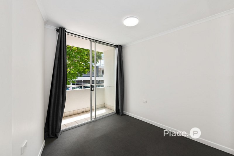 Photo - 13/89A Bay Terrace, Wynnum QLD 4178 - Image 10