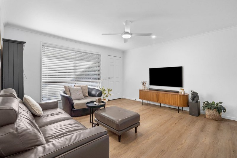 Photo - 1/39 Alexander Drive, Highland Park QLD 4211 - Image 4