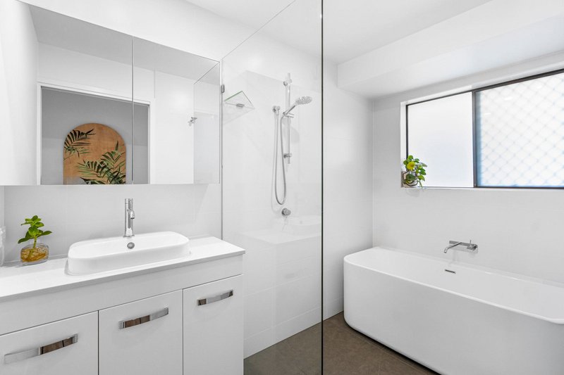 Photo - 1/39 Alexander Drive, Highland Park QLD 4211 - Image 13