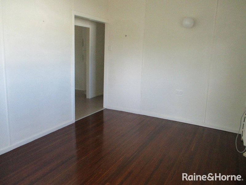 Photo - 1/39 Ann Street, South Gladstone QLD 4680 - Image 5