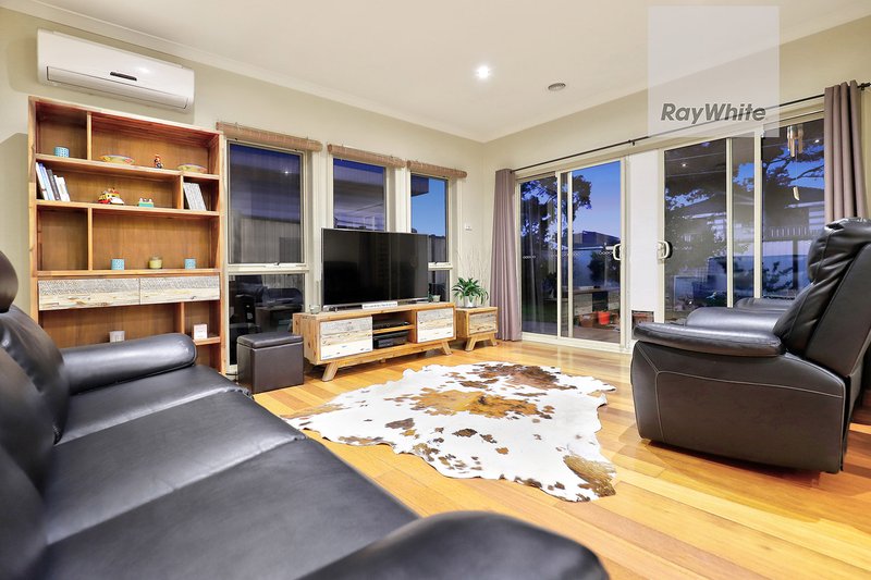 Photo - 1/39 Banksia Grove, Tullamarine VIC 3043 - Image 2