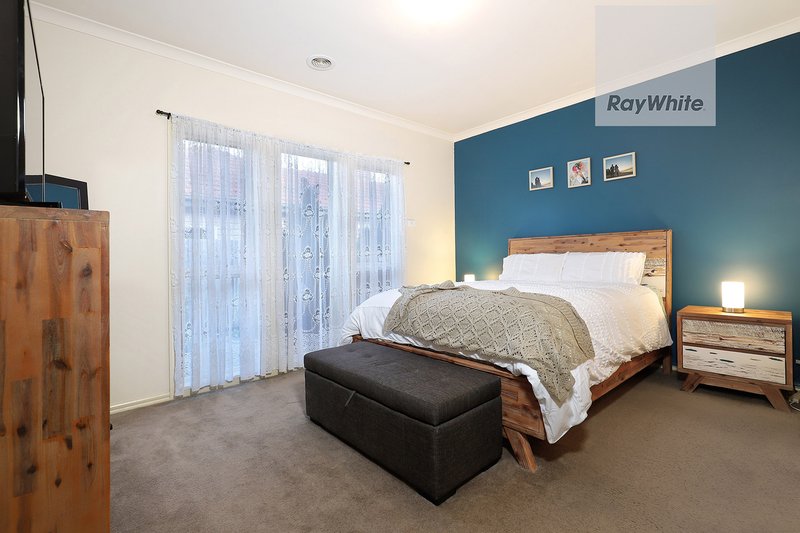 Photo - 1/39 Banksia Grove, Tullamarine VIC 3043 - Image 9