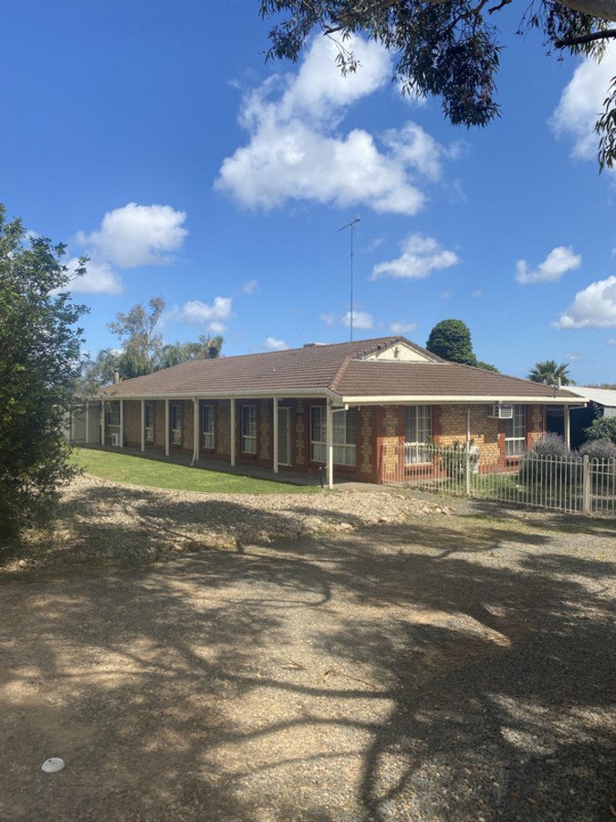 Photo - 139 Bentley Road, Blakeview SA 5114 - Image 2