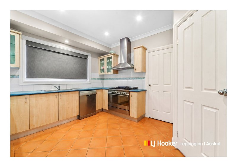 Photo - 139 Carmichael Drive, West Hoxton NSW 2171 - Image 7