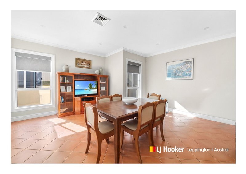 Photo - 139 Carmichael Drive, West Hoxton NSW 2171 - Image 9