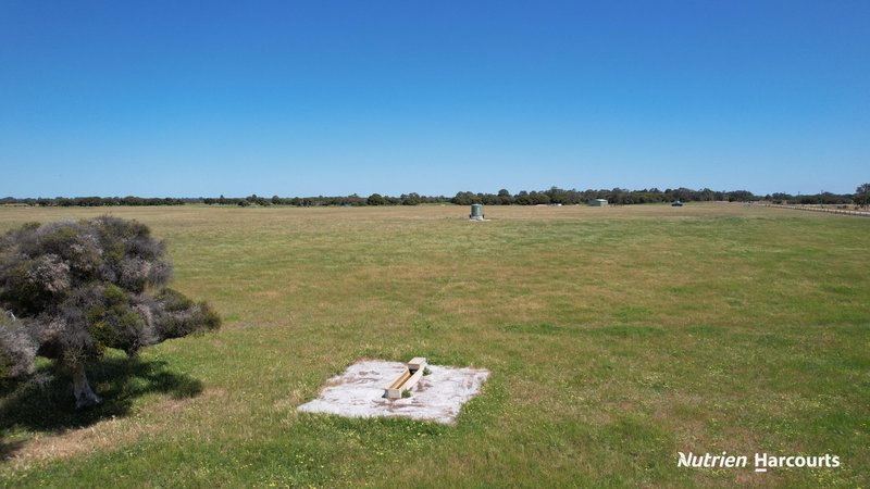 Photo - 139 Coonabidgee Road, Coonabidgee WA 6503 - Image 17