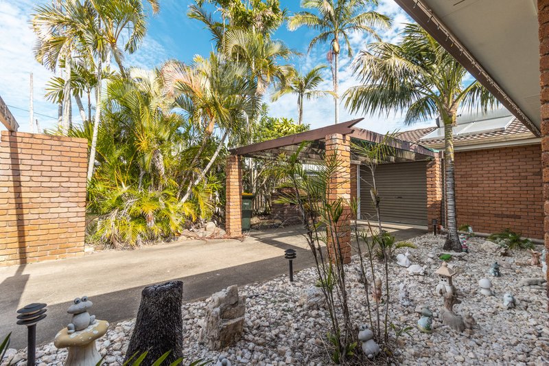 Photo - 139 Cunningham Street, Urangan QLD 4655 - Image 12