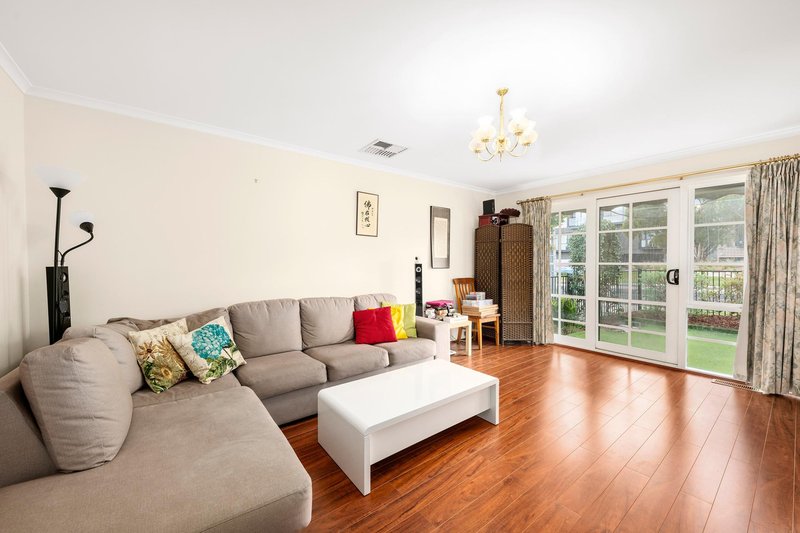 Photo - 1/39 Dorking Road, Box Hill VIC 3128 - Image 2