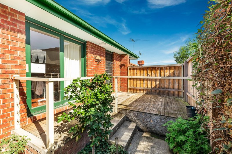 Photo - 1/39 Dorking Road, Box Hill VIC 3128 - Image 6