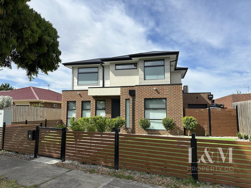 1/39 Dunkled Street, Meadow Heights VIC 3048