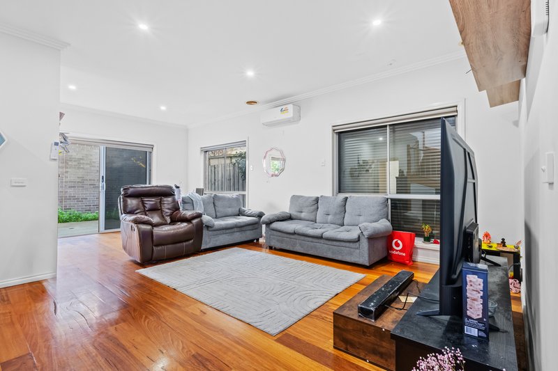 Photo - 1/39 Glendenning Street, St Albans VIC 3021 - Image 2