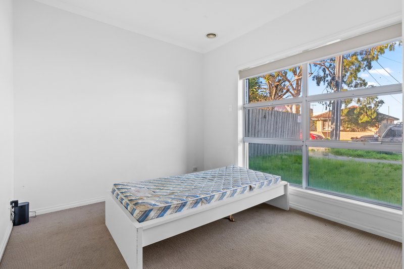 Photo - 1/39 Glendenning Street, St Albans VIC 3021 - Image 6