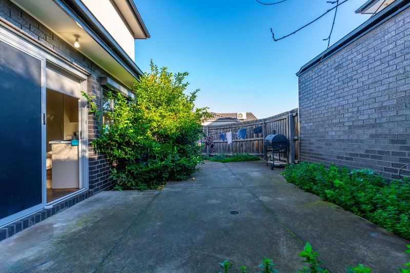 Photo - 1/39 Glendenning Street, St Albans VIC 3021 - Image 11