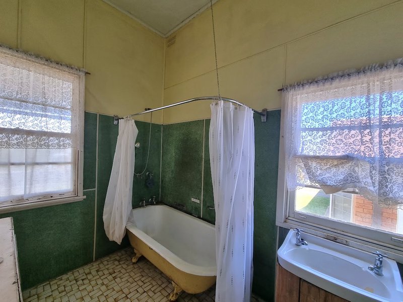 Photo - 139 Hanley Street, Gundagai NSW 2722 - Image 11