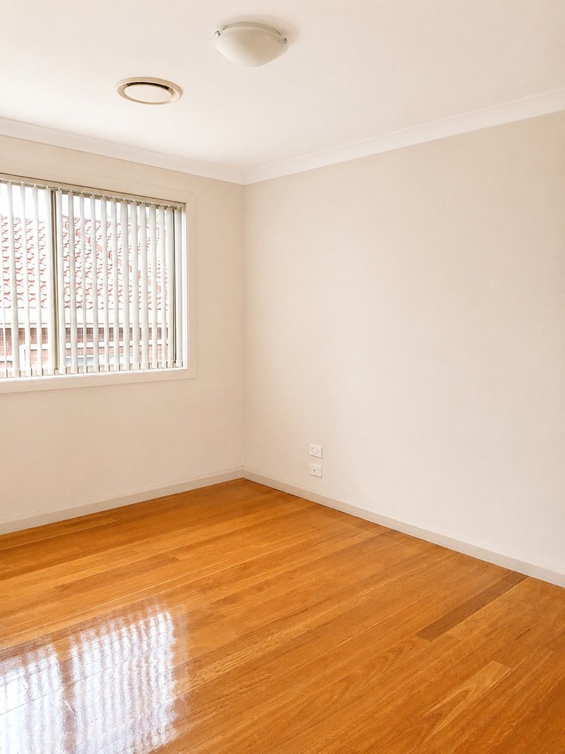 Photo - 1/39 Heaslip Street, Coniston NSW 2500 - Image 7