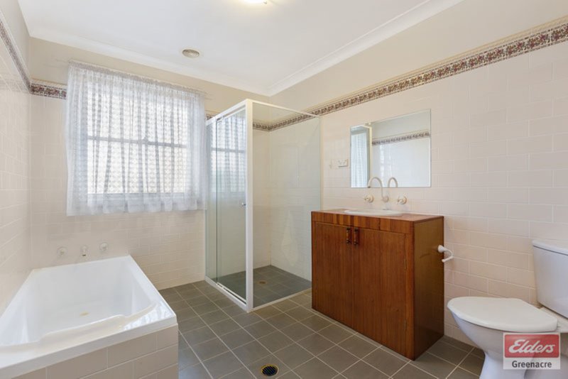 Photo - 139 Hillcrest Avenue, Greenacre NSW 2190 - Image 5