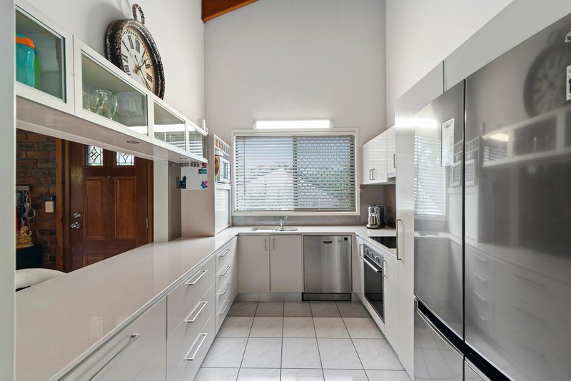 Photo - 1/39 Hillcrest Avenue, Tugun QLD 4224 - Image 3