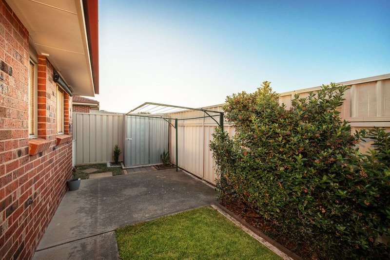 Photo - 1/39 Kingfisher Drive, Wodonga VIC 3690 - Image 11