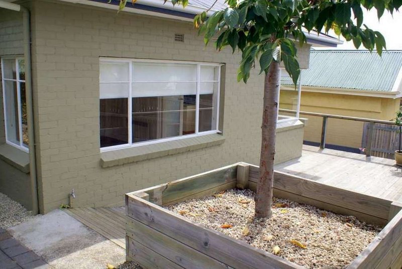 Photo - 139 Patrick Street, West Hobart TAS 7000 - Image 2