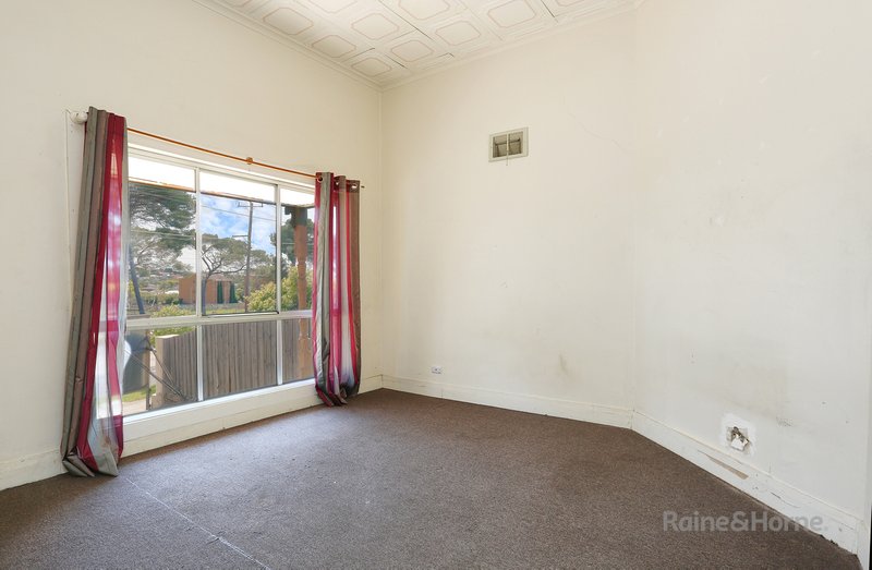 Photo - 139 Raleigh Road, Maribyrnong VIC 3032 - Image 4