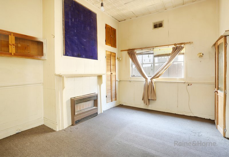 Photo - 139 Raleigh Road, Maribyrnong VIC 3032 - Image 6