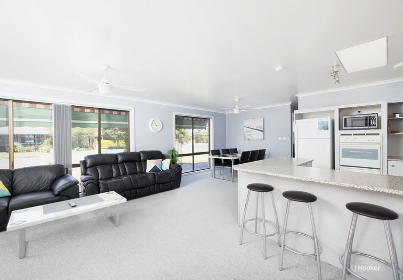 Photo - 1/39 Shoreline Drive, Fingal Bay NSW 2315 - Image 3