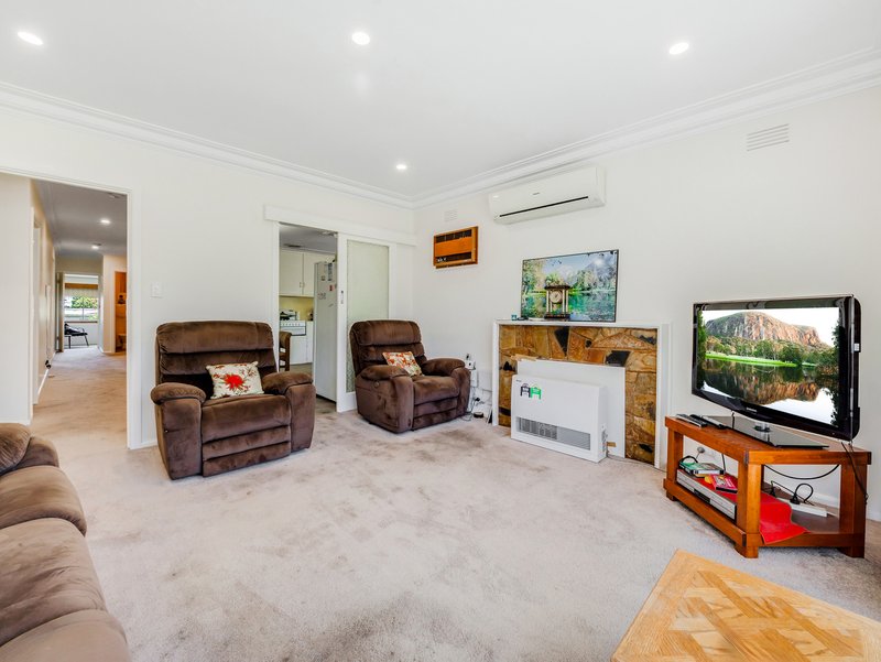 Photo - 139 Sladen Street, Cranbourne VIC 3977 - Image 7