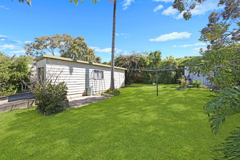 Photo - 139 Wallarah Road, Gorokan NSW 2263 - Image 4