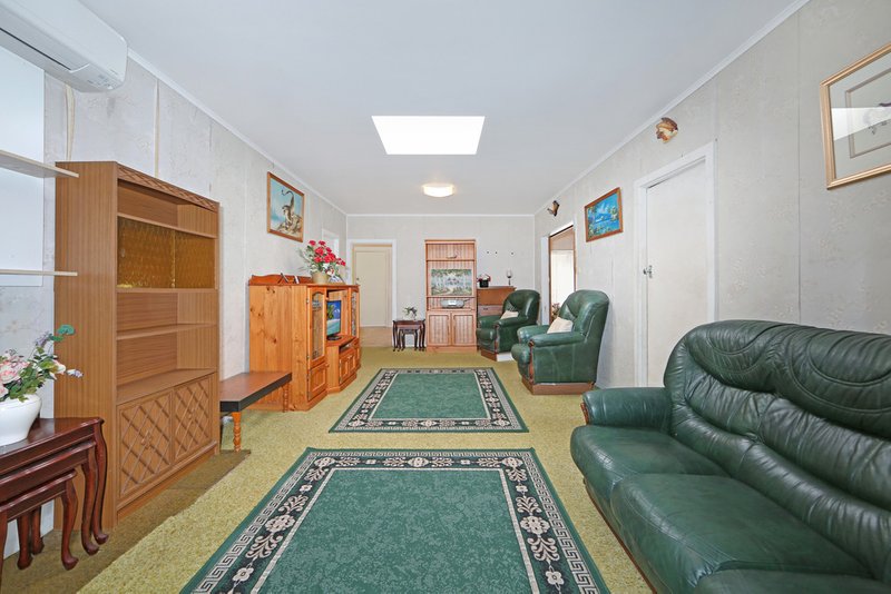 Photo - 139 Wallarah Road, Gorokan NSW 2263 - Image 12