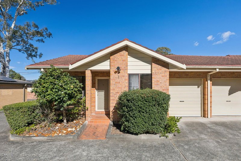 Photo - 1/39 Woodlawn Drive, Toongabbie NSW 2146 - Image 1