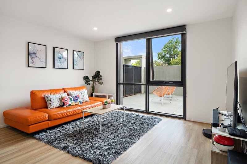 Photo - 13/90 Lowanna Street, Braddon ACT 2612 - Image 5