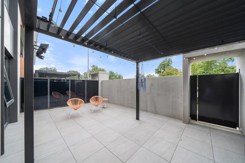 Photo - 13/90 Lowanna Street, Braddon ACT 2612 - Image 16