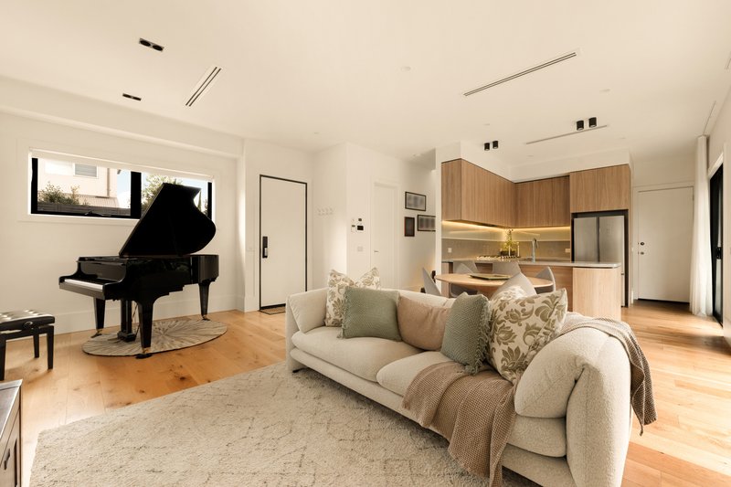 Photo - 1/39A Olympic Avenue, Cheltenham VIC 3192 - Image 2