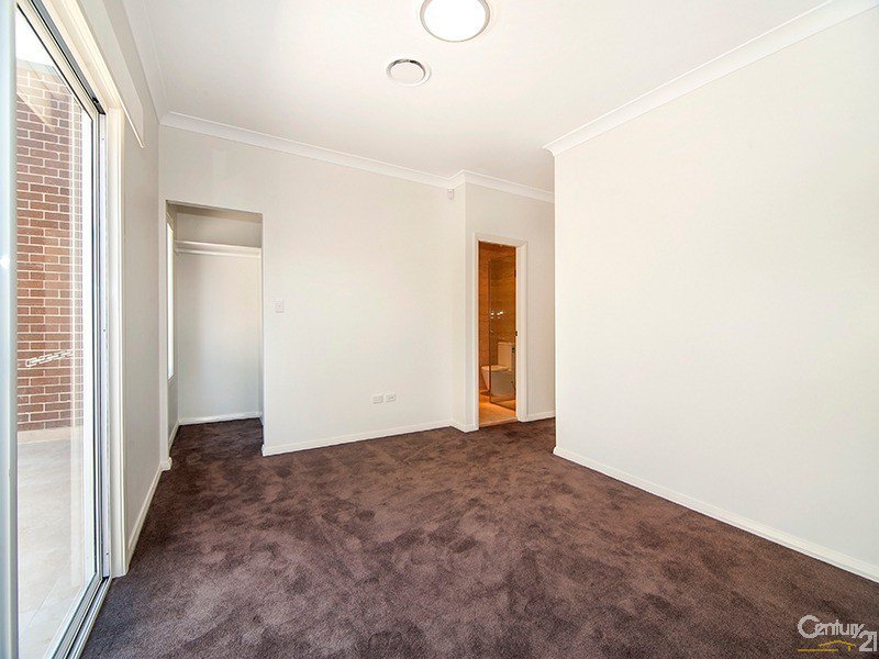 Photo - 13A Cheatle Street, East Hills NSW 2213 - Image 5